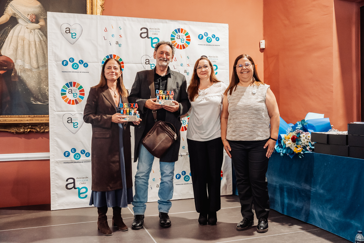 La UCA, reconocida por su labor en la visibilización y apoyo a las personas con dislexia